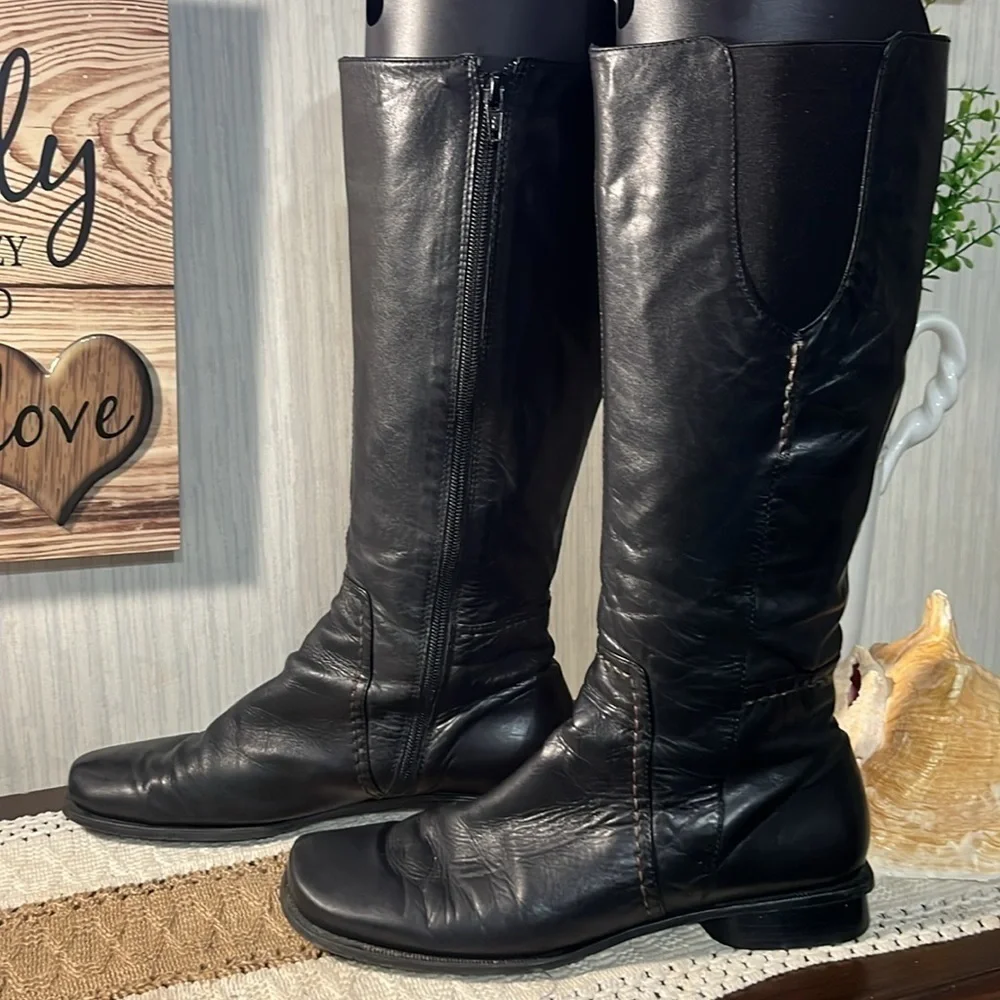 EVERYBODY BY E.Z. MODA BLACK LEATHER BOOTS